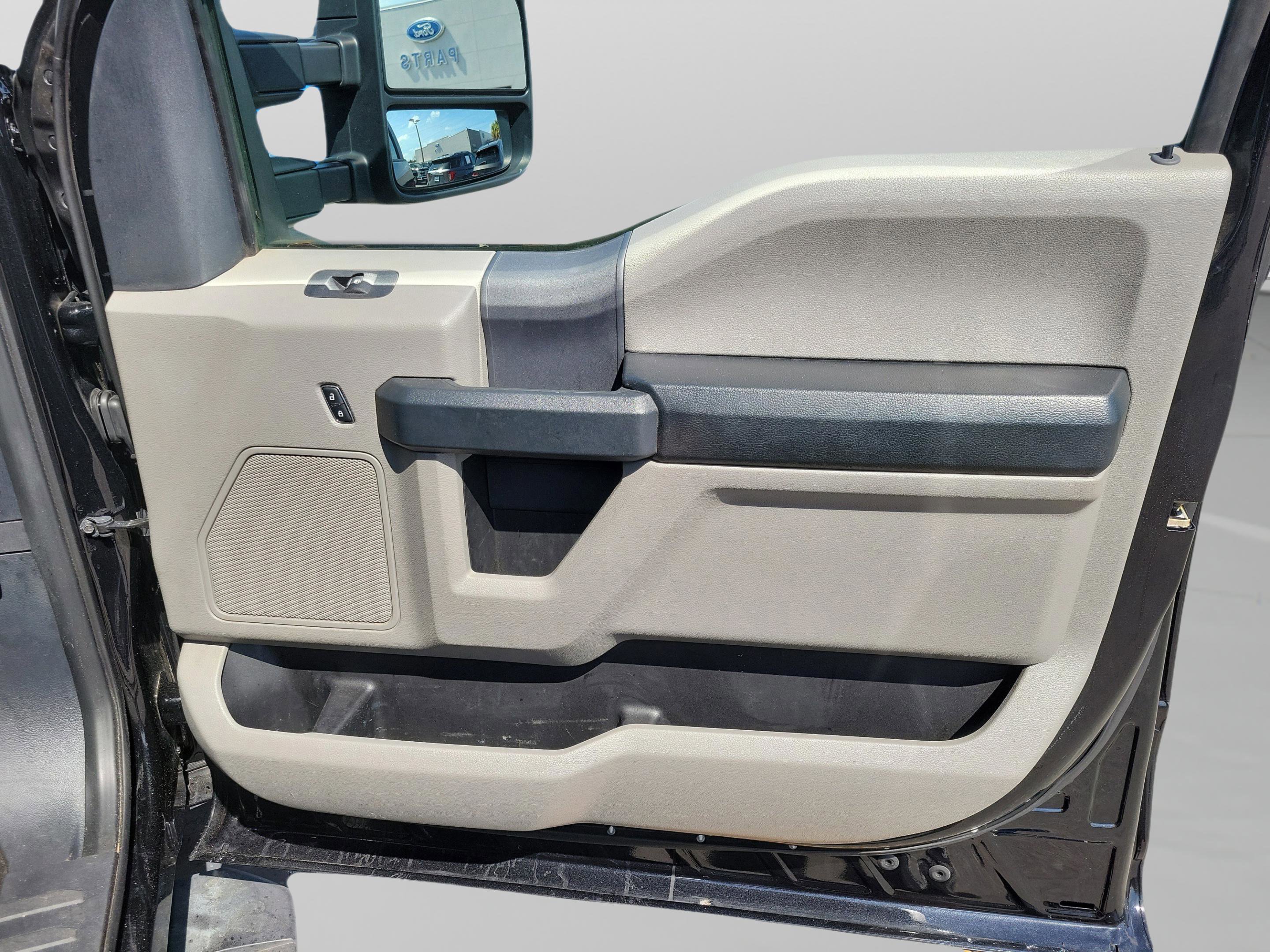 Used 2022 Ford F350 XL w/ Power Equipment Group AWD/4WD image 8