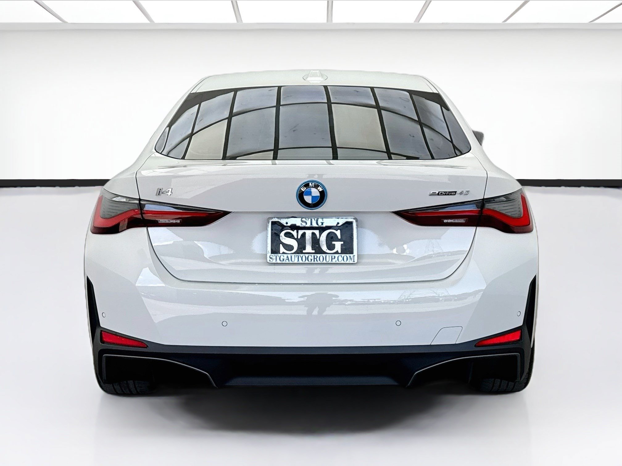 Used 2025 BMW i4 eDrive40 w/ M Sport Package RWD image 5