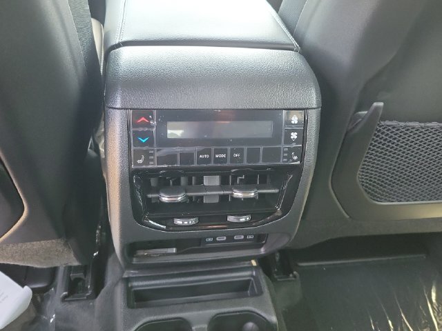 New 2026 Jeep Grand Cherokee L Limited w/ Luxury Tech Group II AWD/4WD image 10