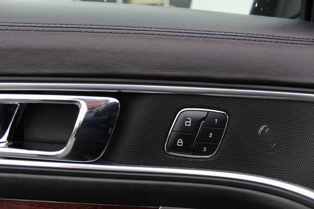 Used 2017 Ford Explorer Platinum AWD/4WD image 10