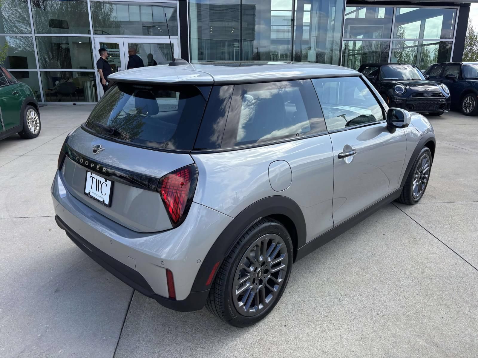New 2026 MINI Cooper 2-Door Hardtop FWD image 5