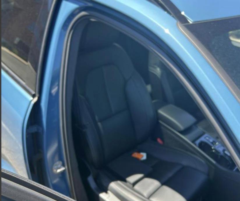 Used 2024 Volvo XC40 B5 Plus w/ Climate Package AWD/4WD image 14