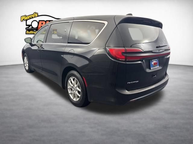 Used 2024 Chrysler Pacifica Touring-L FWD image 4