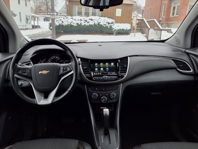 Used 2019 Chevrolet Trax LT w/ Sun & Sound Package image 7