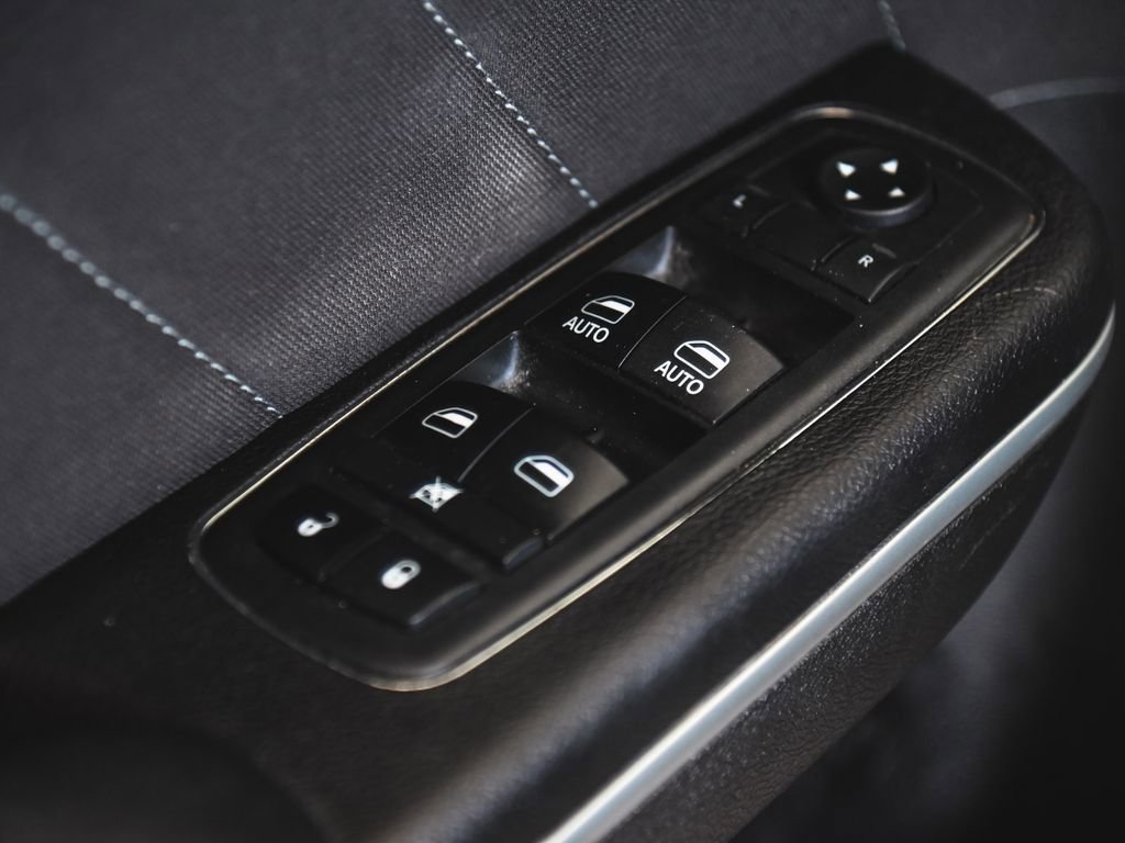 Used 2018 Dodge Charger SXT Plus RWD image 9