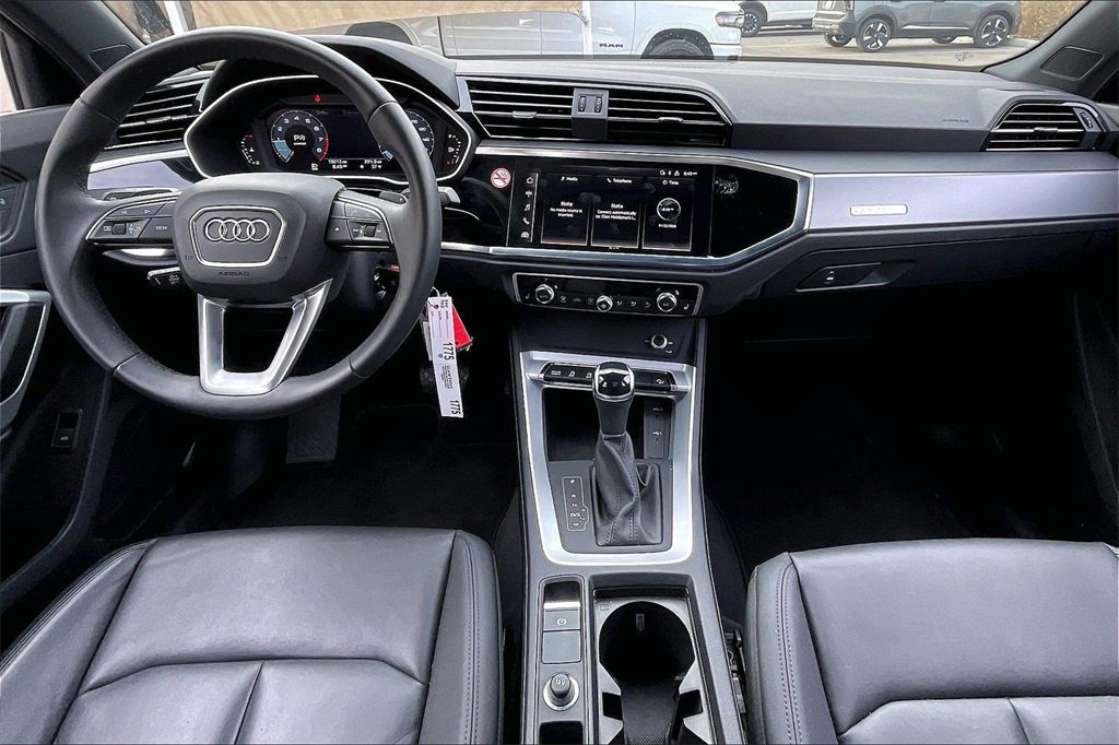 Used 2025 Audi Q3 2.0T Premium image 15
