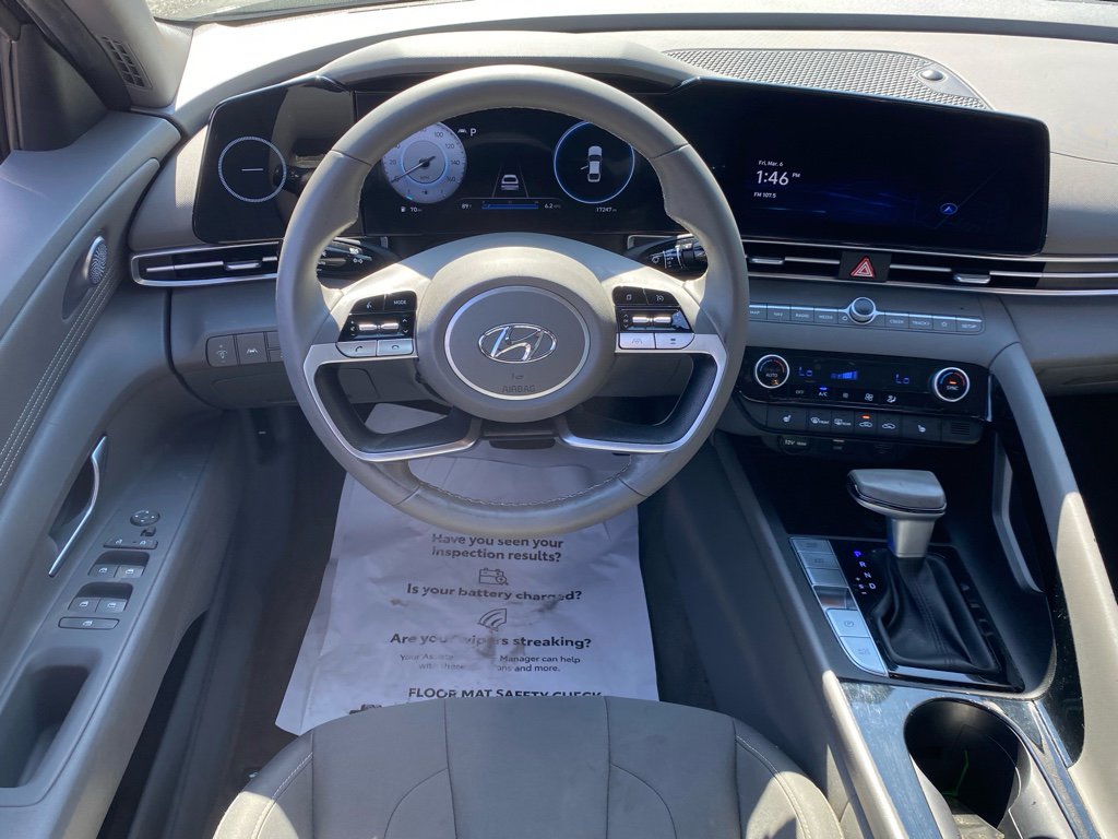 Used 2023 Hyundai Elantra SEL w/ Convenience Package image 8