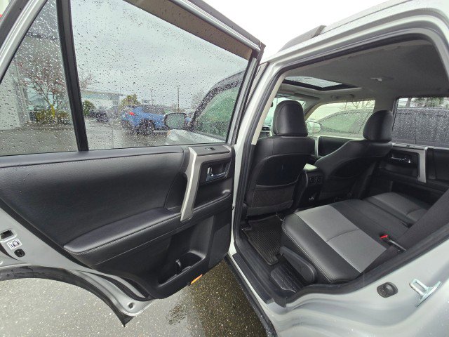 Used 2021 Toyota 4Runner SR5 Premium image 17