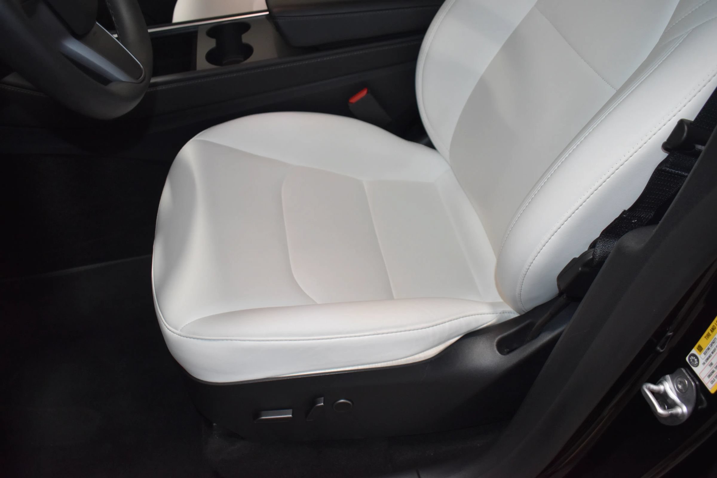 Used 2023 Tesla Model Y Long Range AWD/4WD image 14