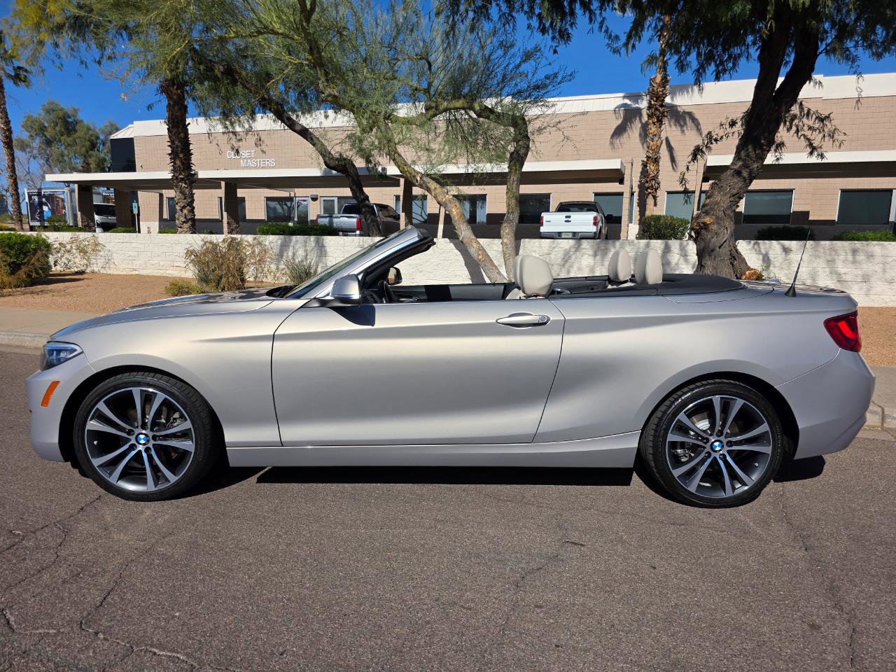 Used 2017 BMW 230i Convertible image 5