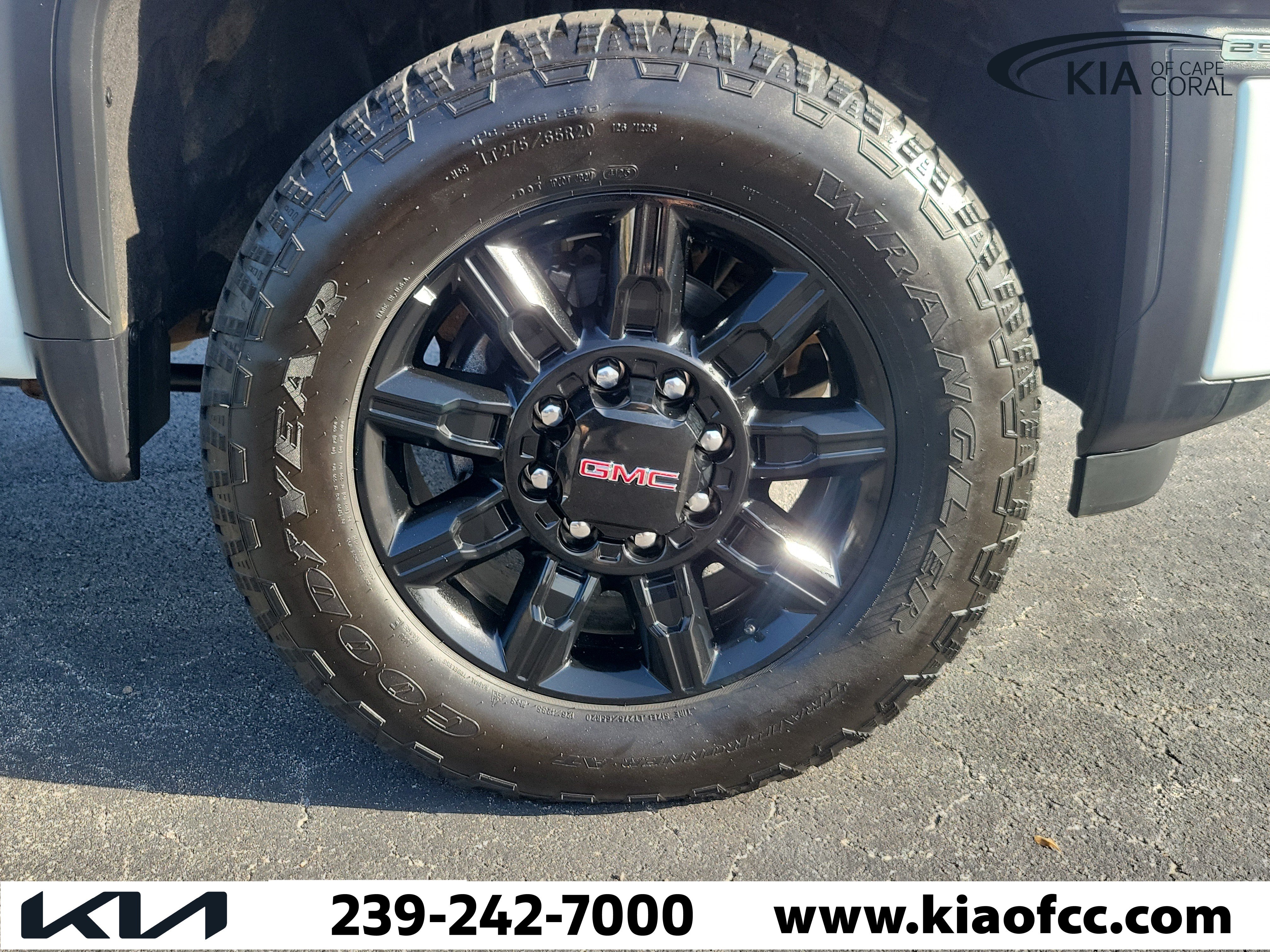 Used 2026 GMC Sierra 2500 AT4 AWD/4WD image 6
