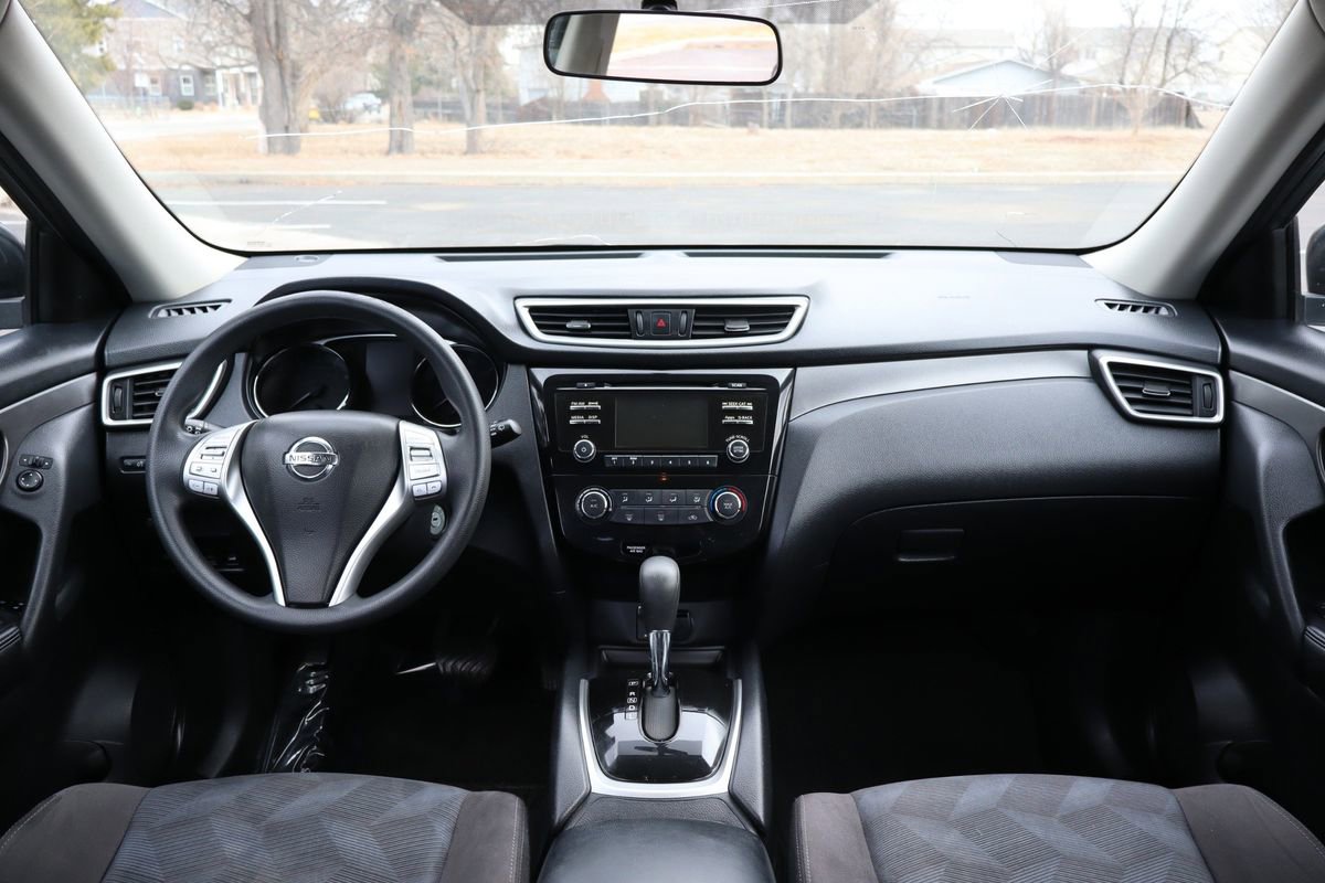 Used 2015 Nissan Rogue S image 16