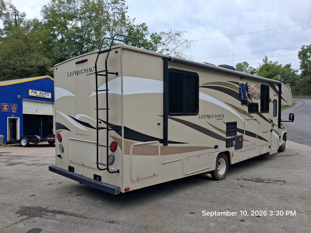 Used 2018 Ford E-450 and Econoline 450 Super Duty w/ Motorhome Prep Package RWD image 12