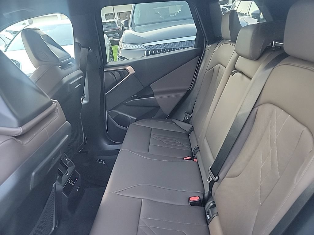 Used 2025 BMW X3 xDrive30i w/ Premium Package AWD/4WD image 11