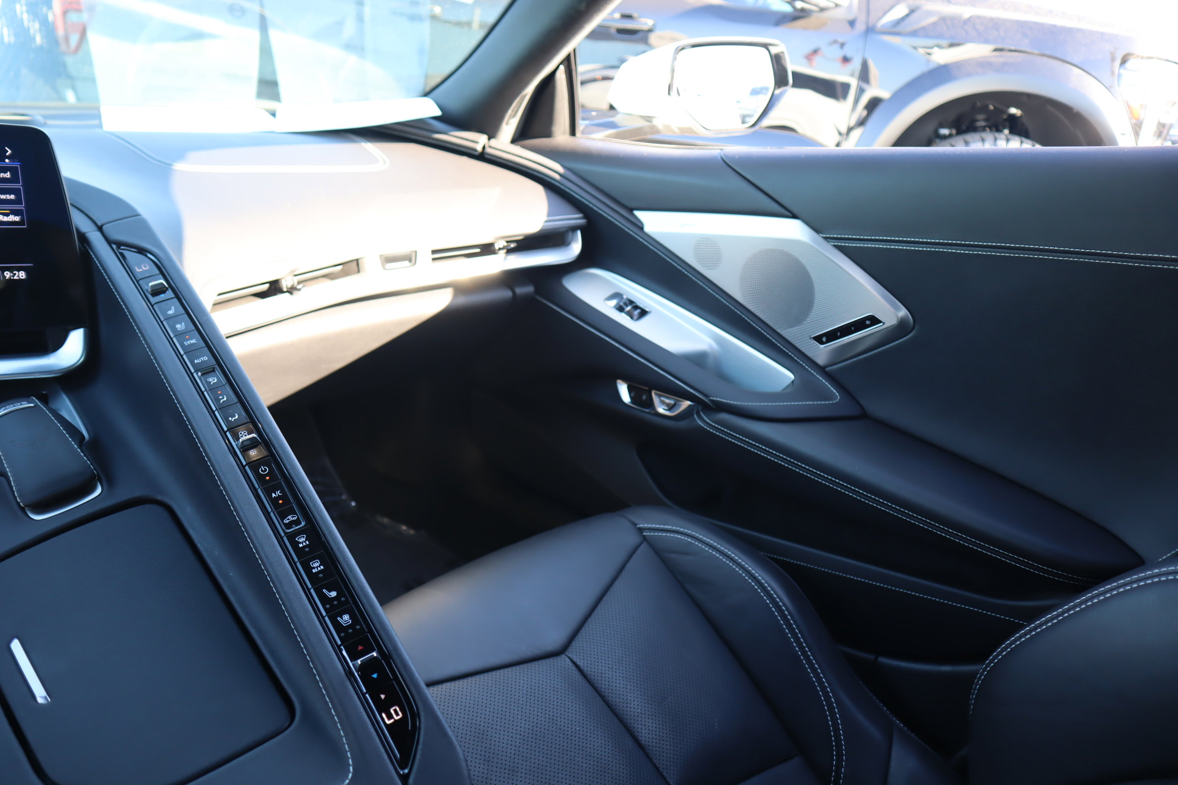 Used 2021 Chevrolet Corvette Stingray Preferred Cpe w/ 2LT image 34