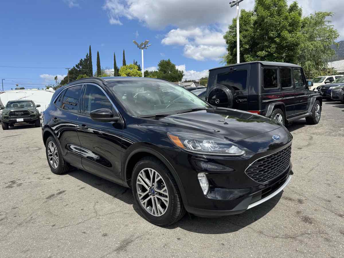 Used 2021 Ford Escape SEL image 1