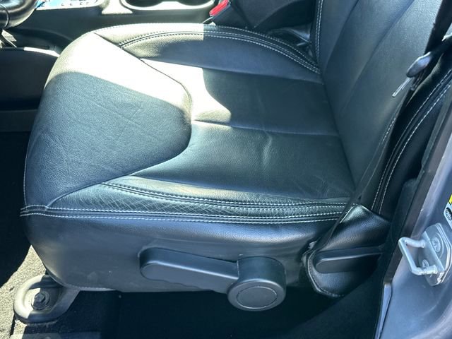 Used 2018 Jeep Wrangler Unlimited Sahara w/ Connectivity Group AWD/4WD image 12