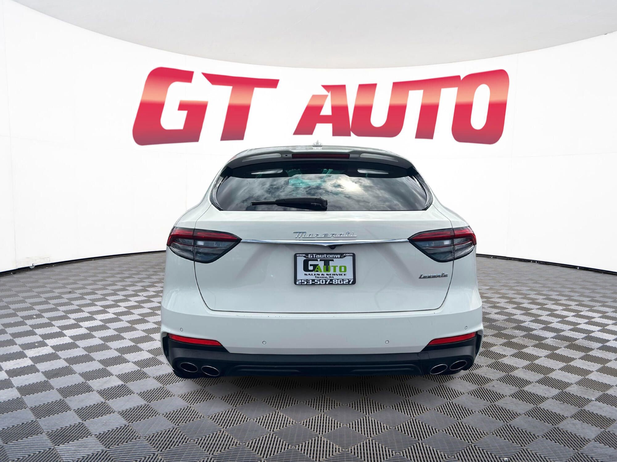 Used 2023 Maserati Levante Modena image 6