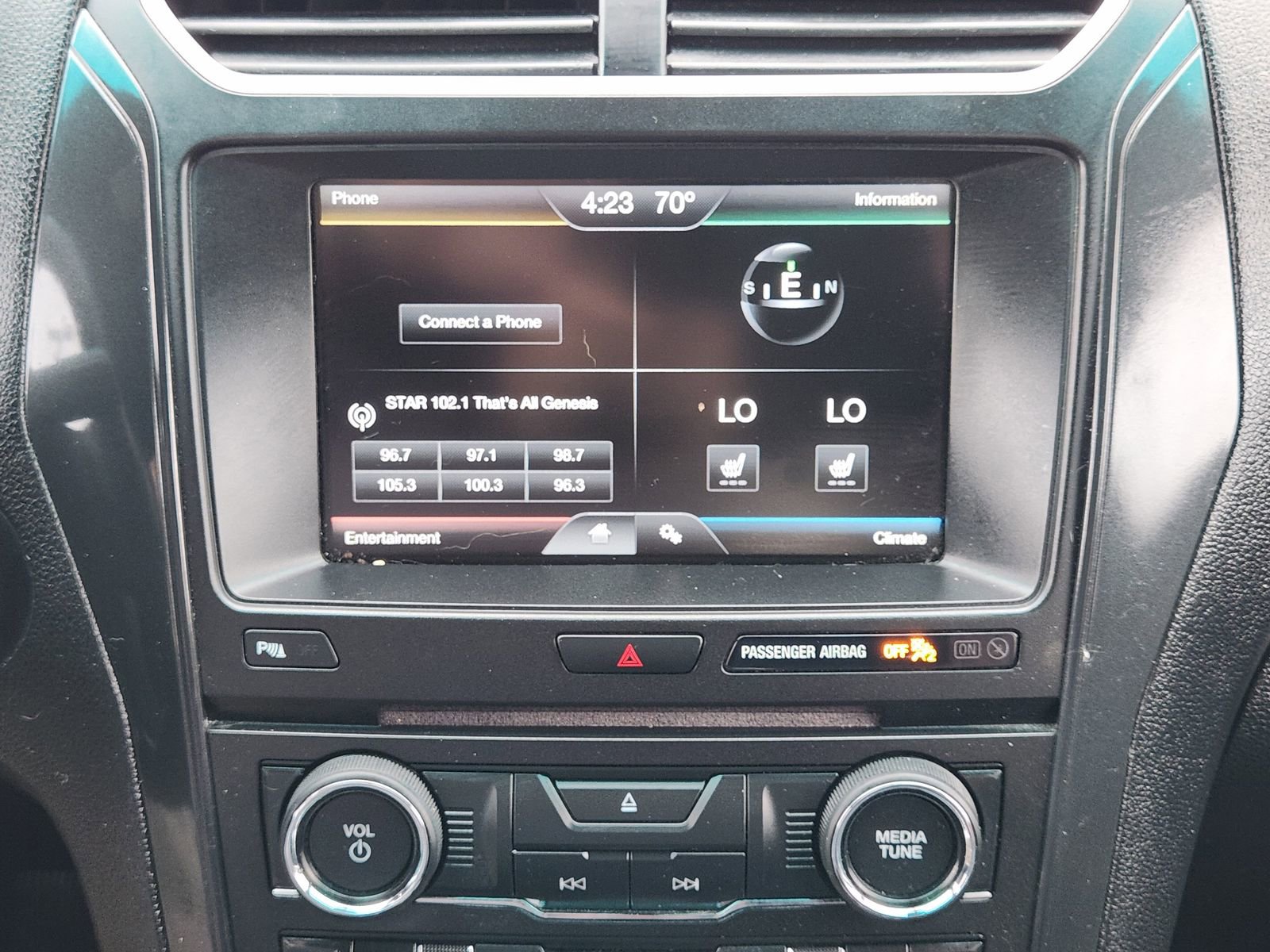 Used 2016 Ford Explorer XLT w/ Equipment Group 202A image 18