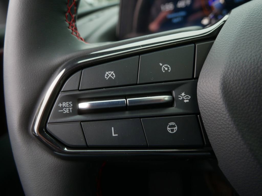 Used 2024 Chevrolet Traverse RS image 23