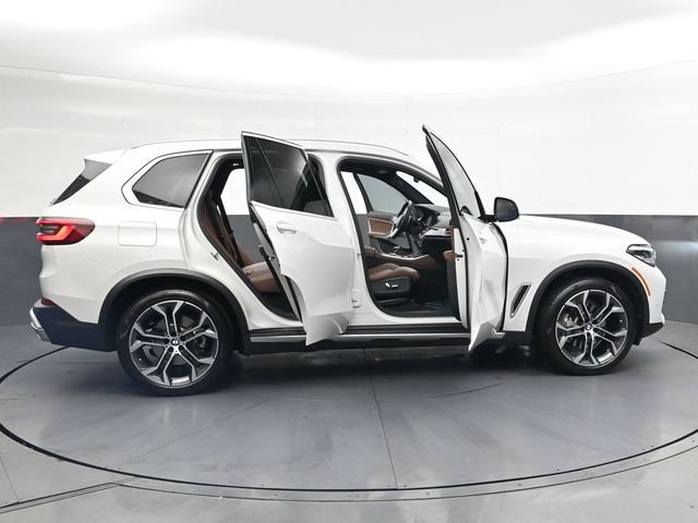 Used 2023 BMW X5 xDrive40i w/ Premium Package AWD/4WD image 41