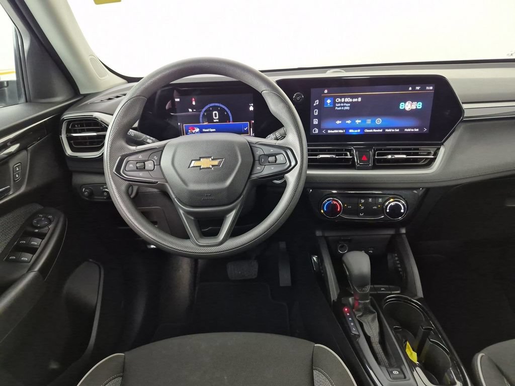 Used 2024 Chevrolet TrailBlazer LT FWD image 31