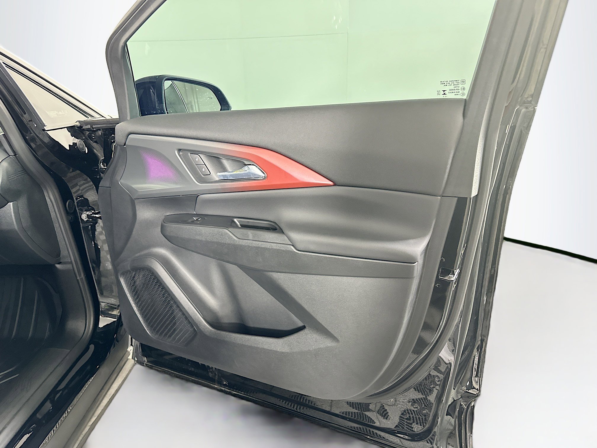 Used 2025 Chevrolet Equinox EV RS image 31