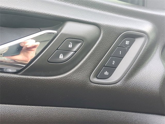 Used 2023 GMC Acadia AT4 w/ Technology Package image 28