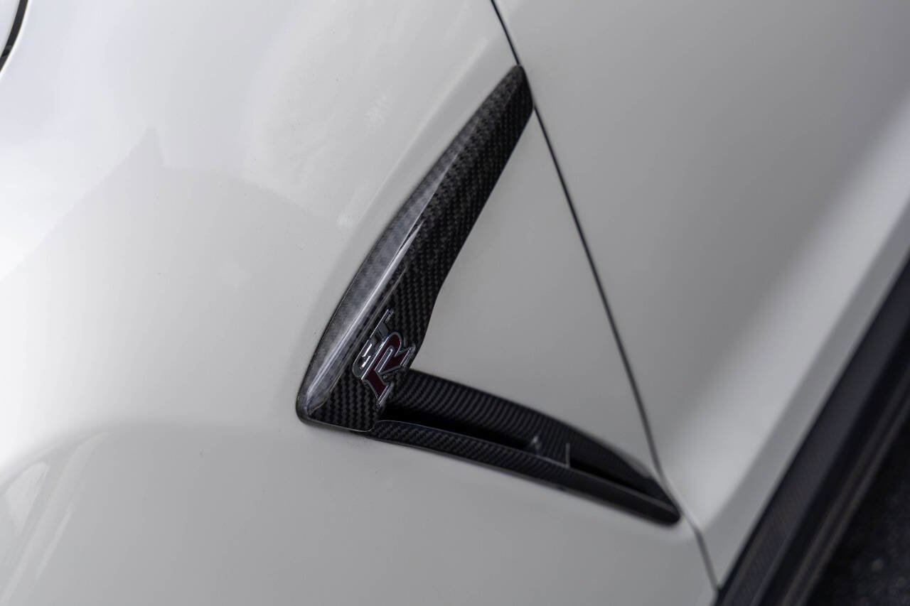 Used 2017 Nissan GT-R Premium AWD/4WD image 19