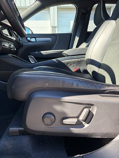 Used 2022 Volvo XC40 T5 R-Design AWD/4WD image 13