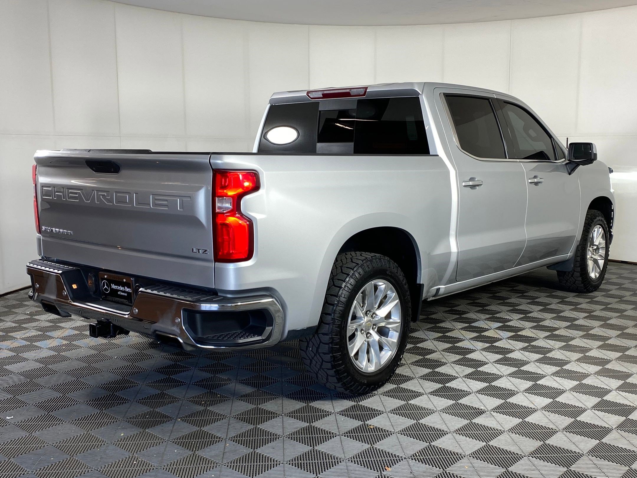 Used 2021 Chevrolet Silverado 1500 LTZ w/ LTZ Premium Package image 8
