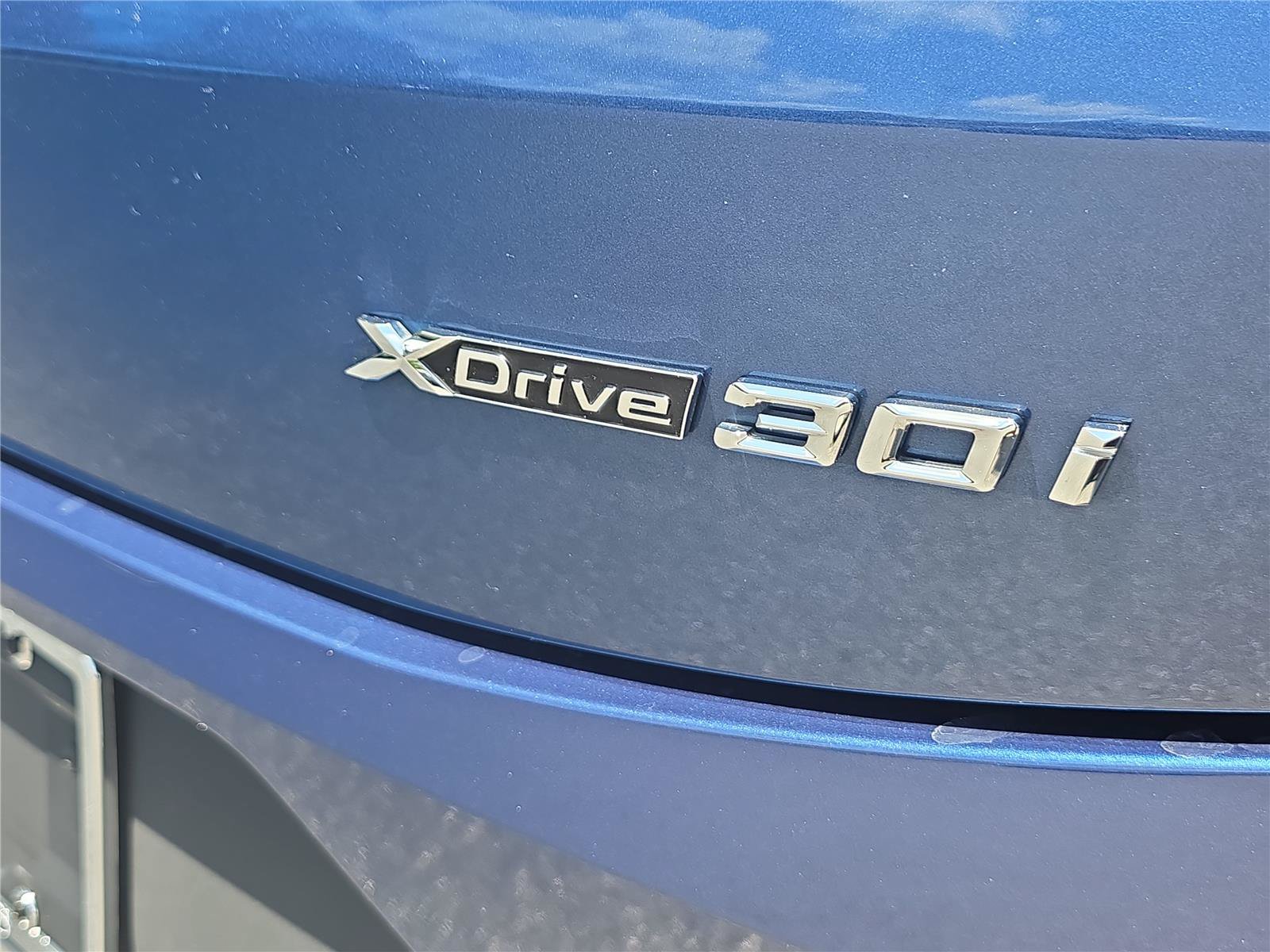 Used 2025 BMW X4 xDrive30i AWD/4WD image 5