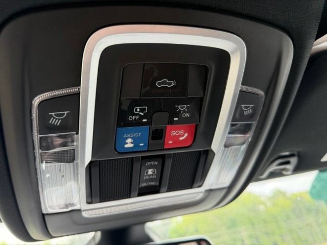 Used 2021 RAM 2500 Laramie w/ Night Edition AWD/4WD image 31