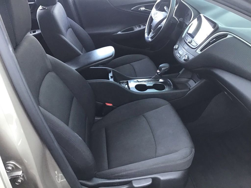Used 2022 Chevrolet Malibu RS image 11
