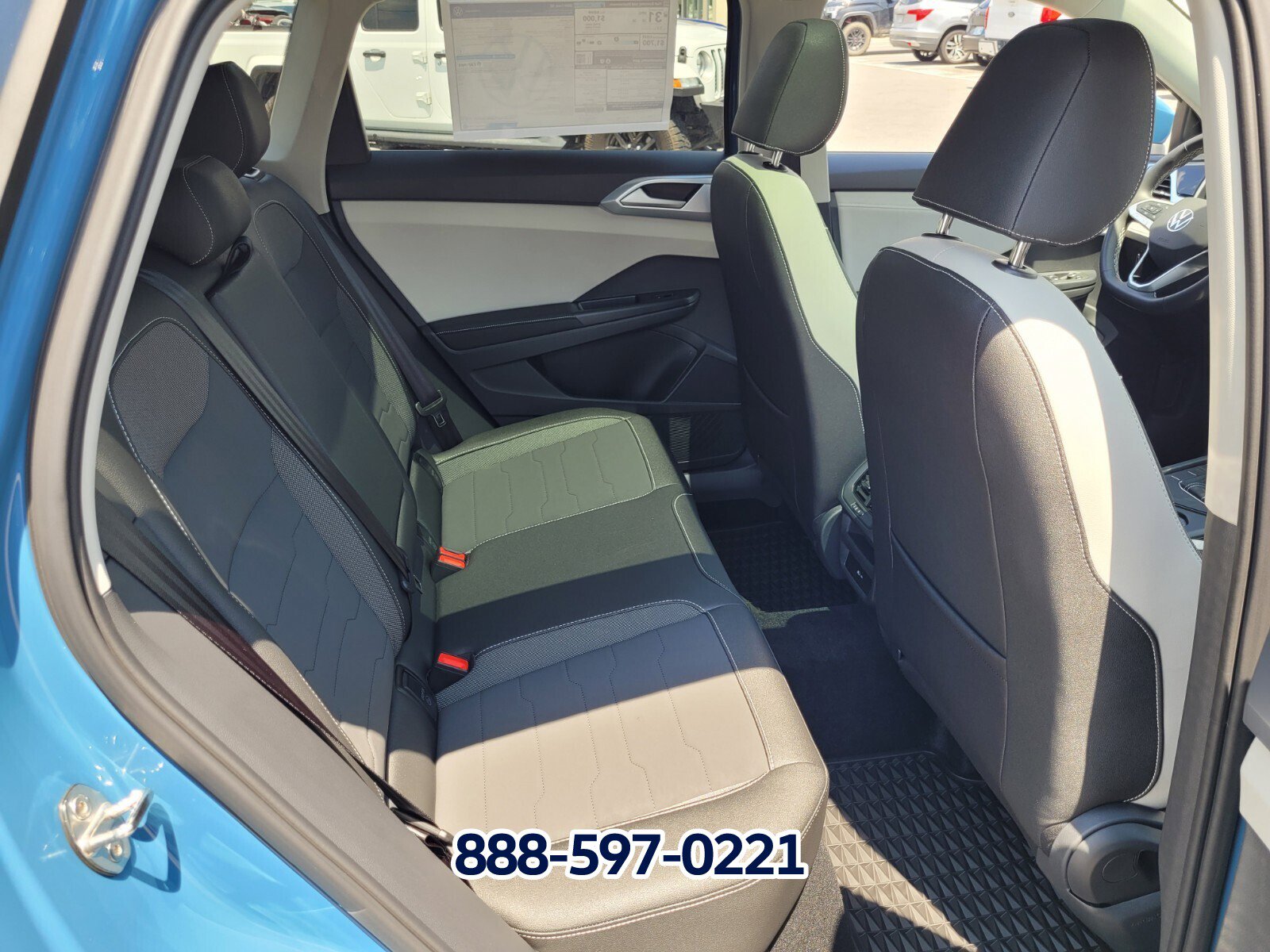 New 2025 Volkswagen Taos SE image 9