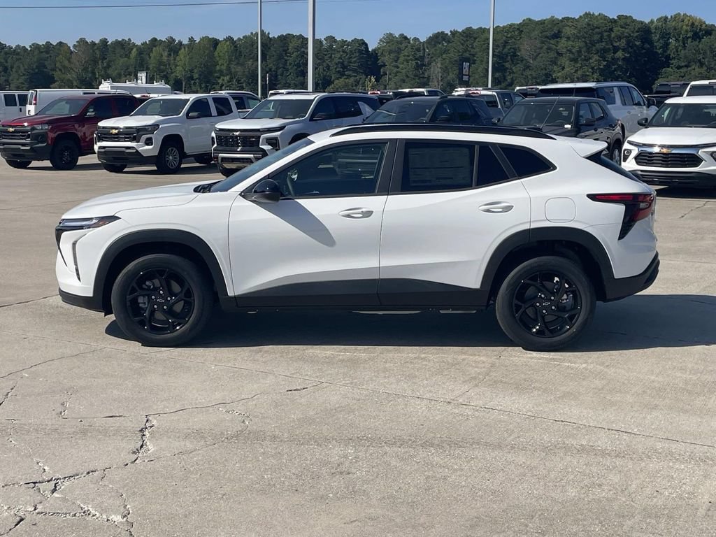 New 2026 Chevrolet Trax LT w/ Driver Confidence Package FWD image 2