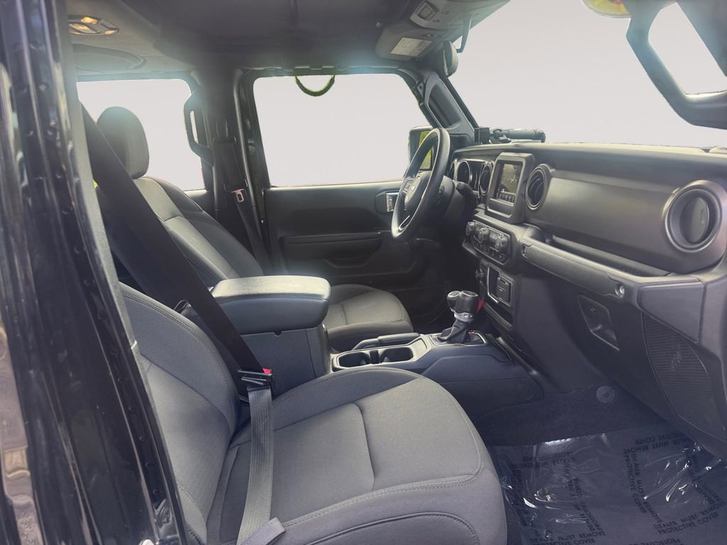 Used 2023 Jeep Gladiator Sport AWD/4WD image 15