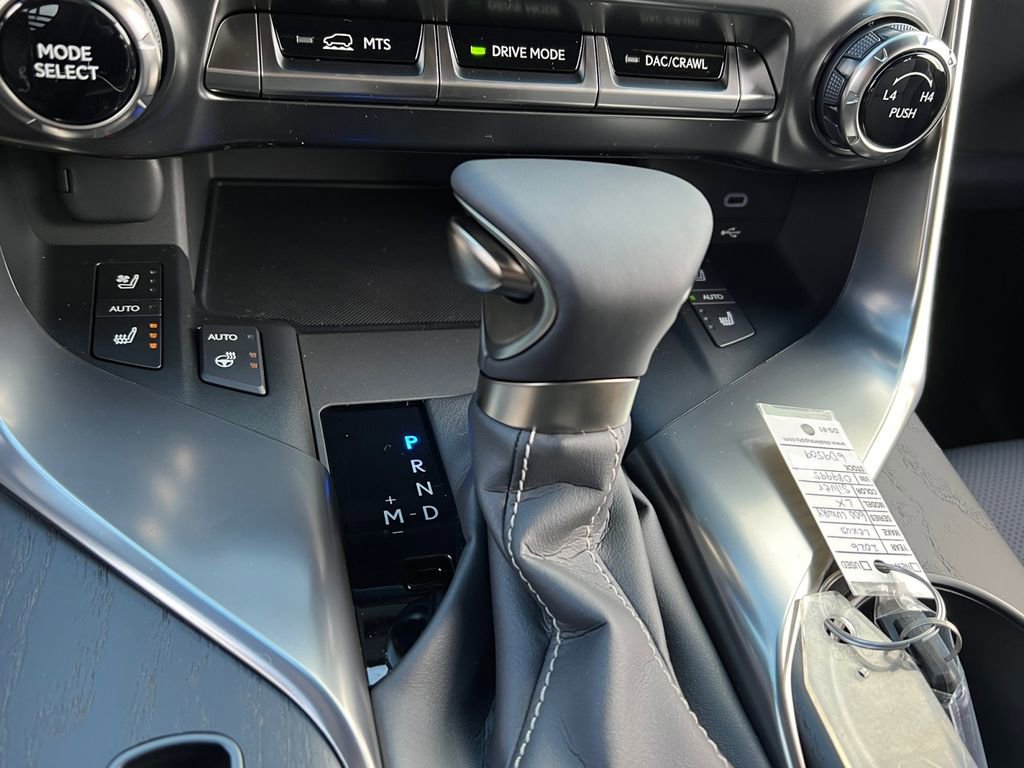 New 2026 Lexus LX 600 4WD w/ Luxury Package image 22