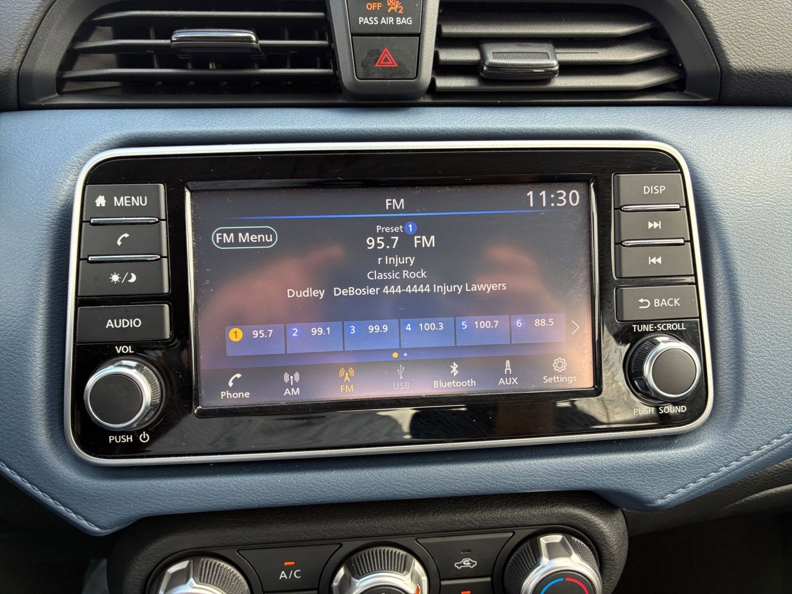 Used 2025 Nissan Versa SV image 16