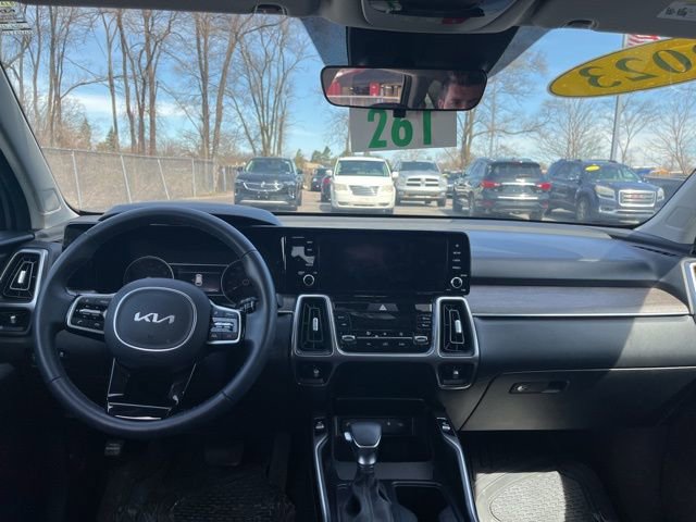 Used 2023 Kia Sorento S w/ Panoramic Sunroof Package image 21
