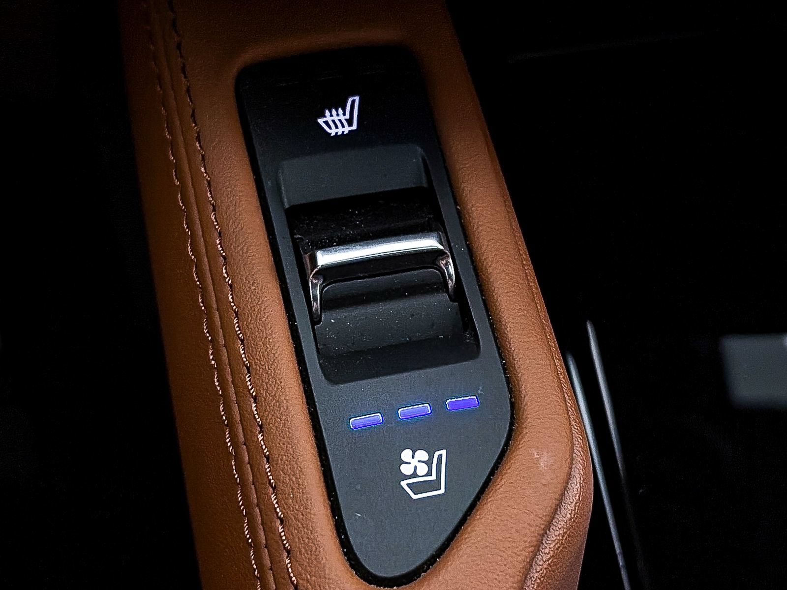Certified 2025 Kia Telluride SX Prestige X-Pro AWD/4WD image 31