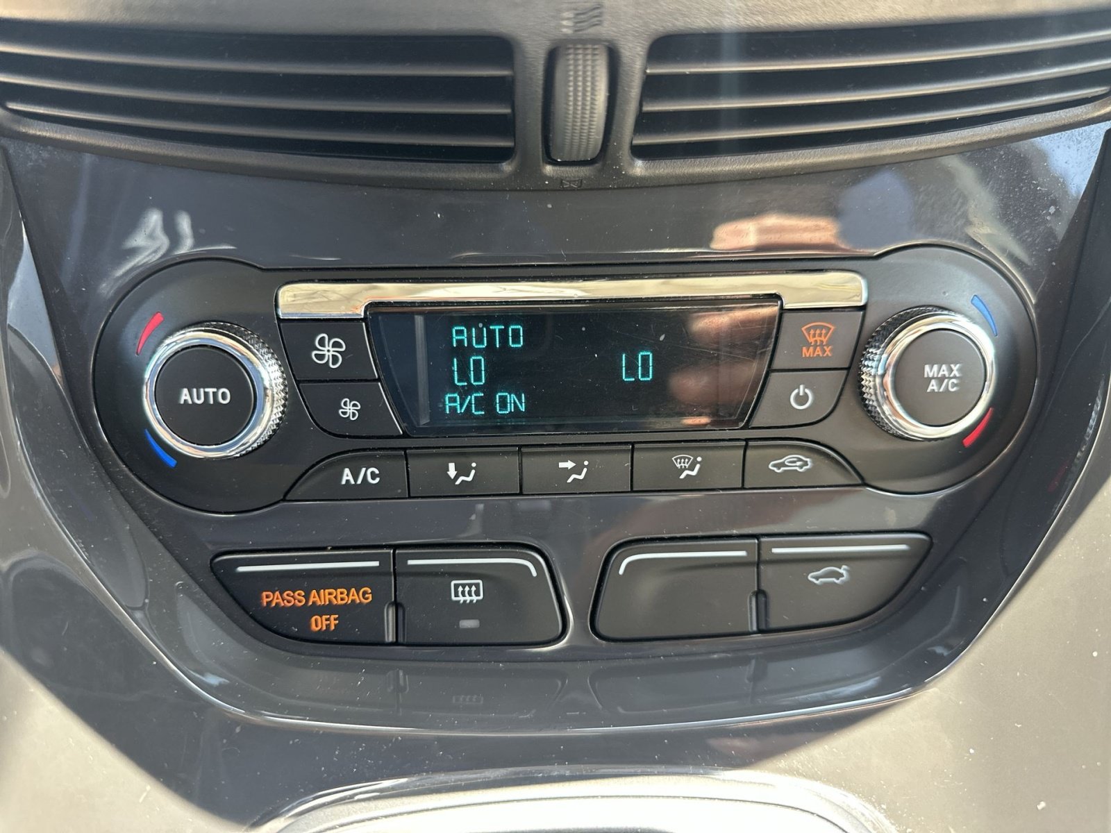 Used 2015 Ford Escape Titanium AWD/4WD image 29