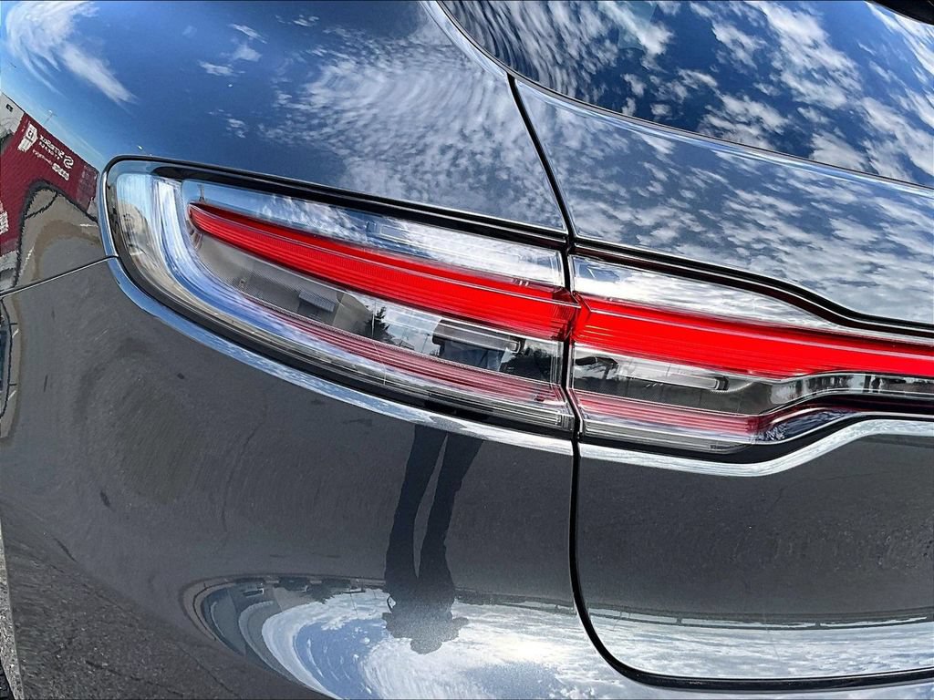 Certified 2023 Porsche Macan S AWD/4WD image 21