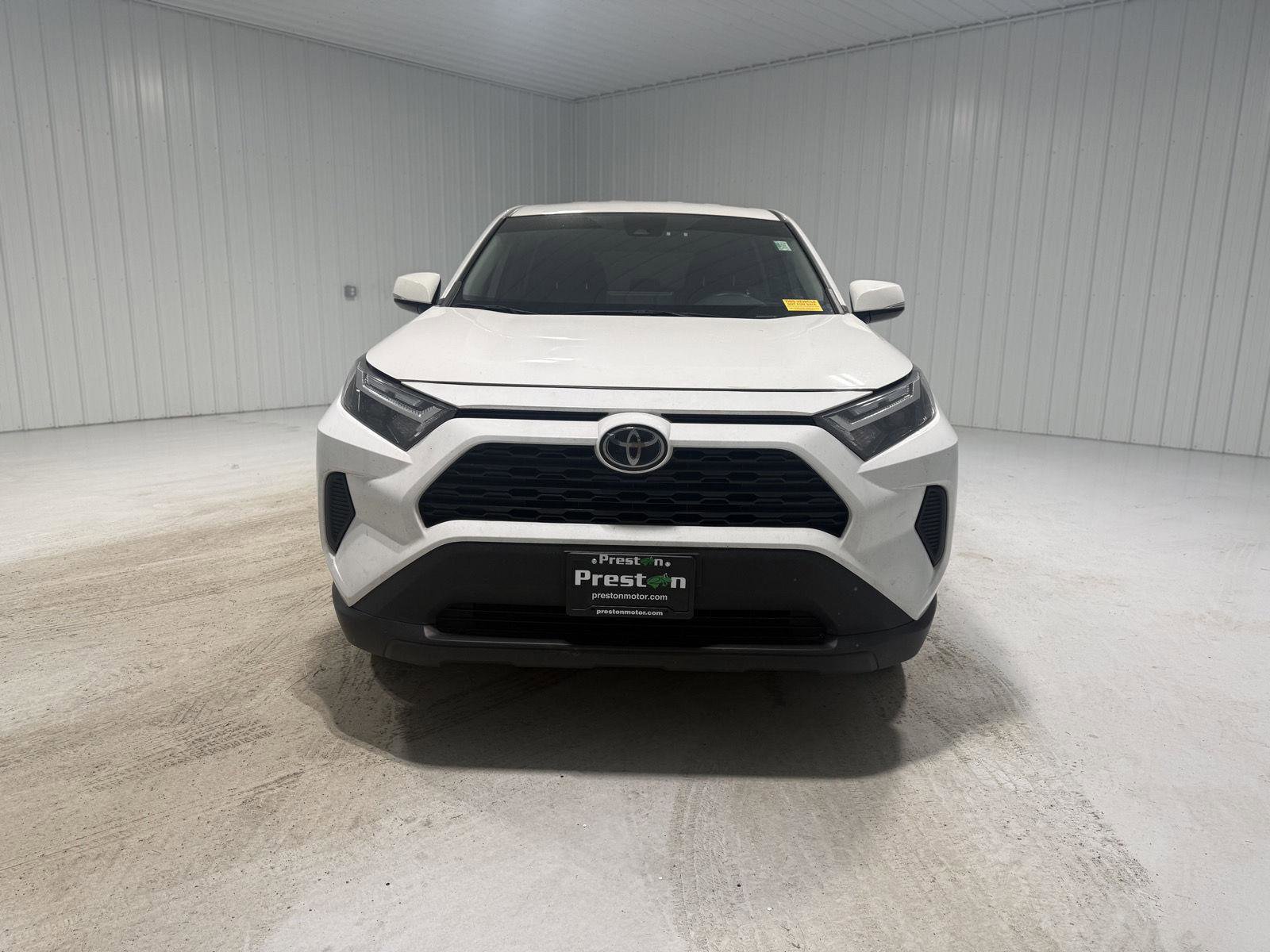 Used 2023 Toyota RAV4 LE image 2