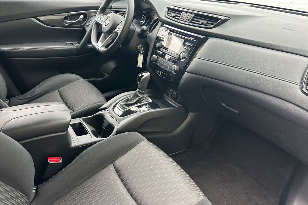 Used 2017 Nissan Rogue S FWD image 16