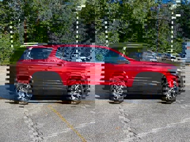 Certified 2022 GMC Acadia SLT w/ Technology Package image 2