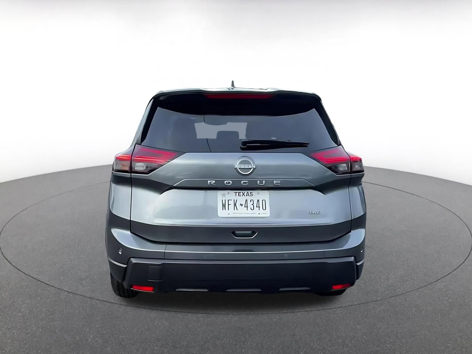 Used 2025 Nissan Rogue SV image 12