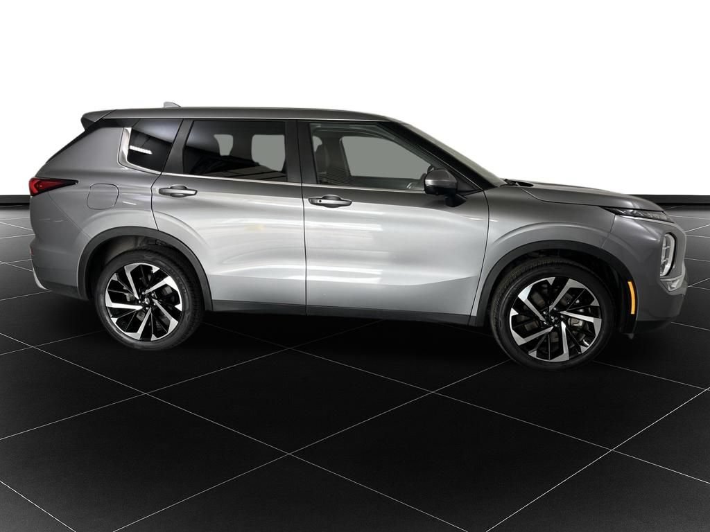 Used 2023 Mitsubishi Outlander SE FWD image 6