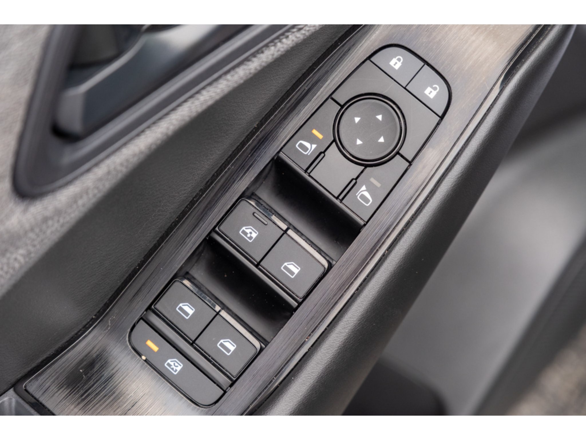 Used 2023 Nissan Rogue S FWD image 14