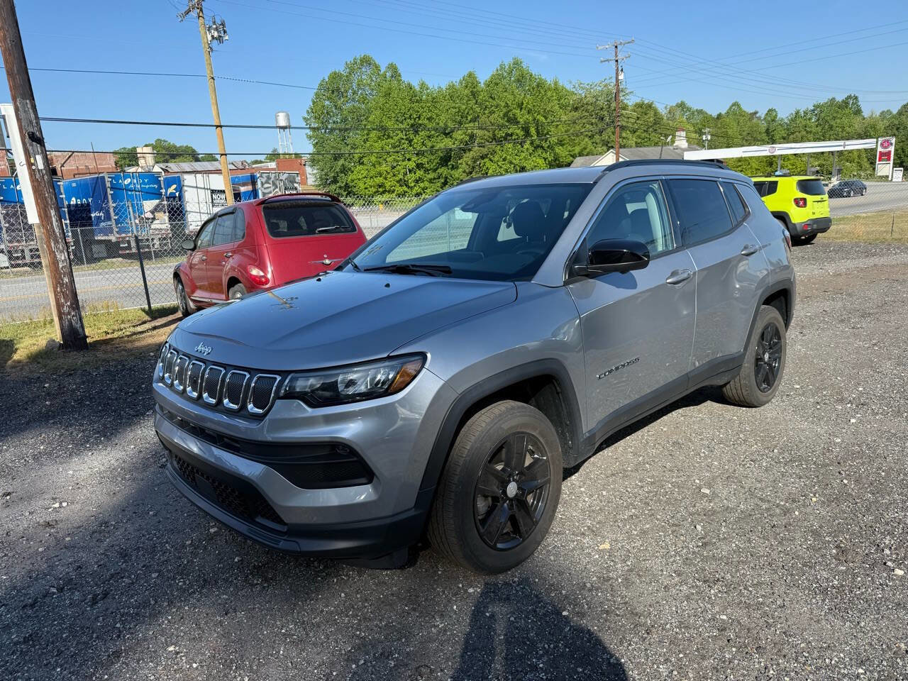 Used 2022 Jeep Compass Latitude w/ Convenience Group AWD/4WD image 3